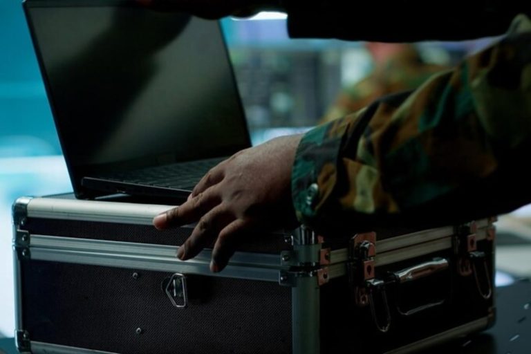 Defensa invierte 500 millones de los Fondos Europeos en digitalización