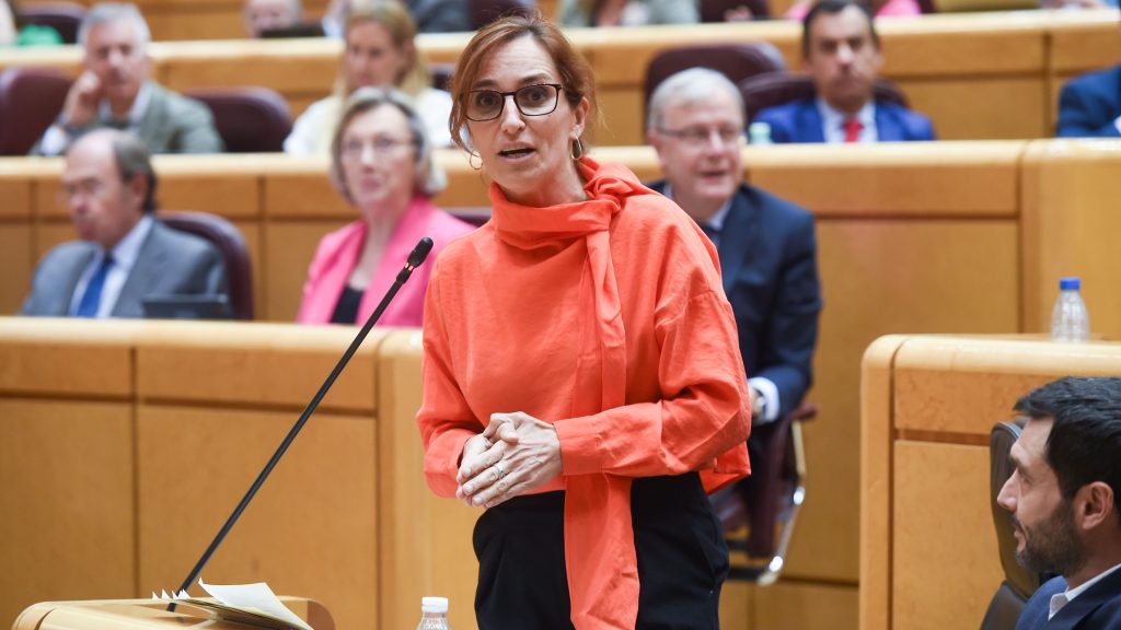 Sanidad valora que los MIR puedan ejercer fuera de sus unidades para paliar la carencia de profesionales en verano