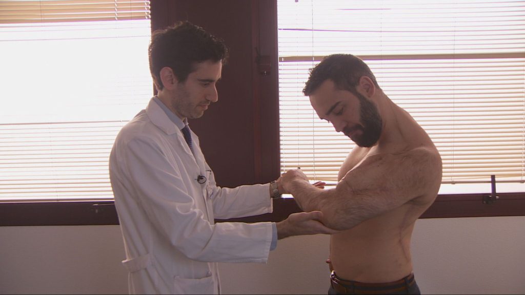 Francisco Javier González, el policía que se enfrentó a 30 cirugías tras un accidente, retoma su puesto en Algeciras