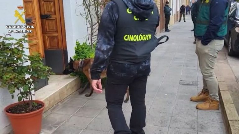 La Guardia Civil detiene a la mujer del empresario acusado de la desaparición de un jornalero senegalés