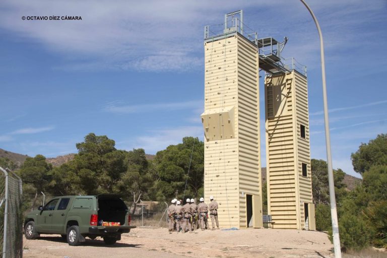 Tiro real en interiores, un edificio de Mando más instalaciones para la Fuerza de Guerra Naval Especial en Cartagena