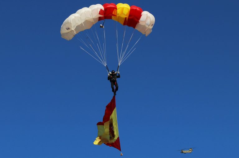 La Brigada Paracaidista celebra su LXXI aniversario con la vista puesta en un gran salto en Letonia