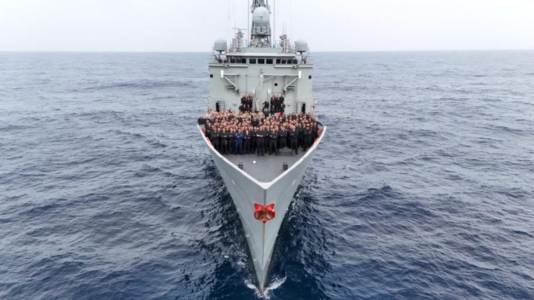La fragata Santa María vuelve a la Base Naval de Rota tras su despliegue en la Operación Atalanta