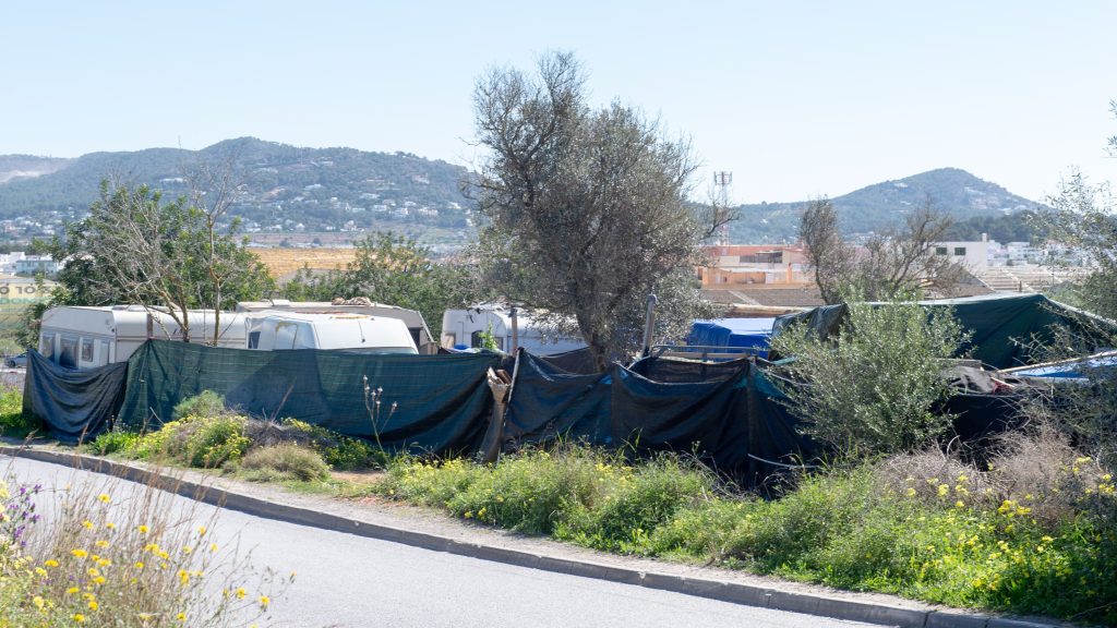 Comienza en Ibiza el desalojo del asentamiento de Can Rova 2 con autorización judicial