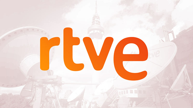 Muere un bombero en un incendio en Alcorcón, que deja un desaparecido y varios heridos