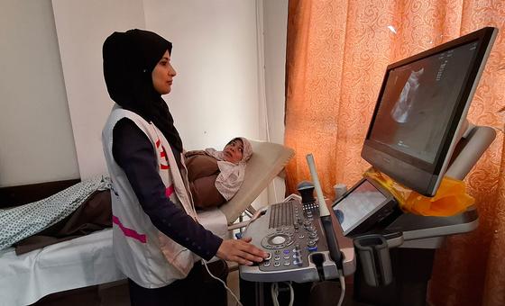 Mortalidad materna, Gaza, Haití… Las noticias del lunes