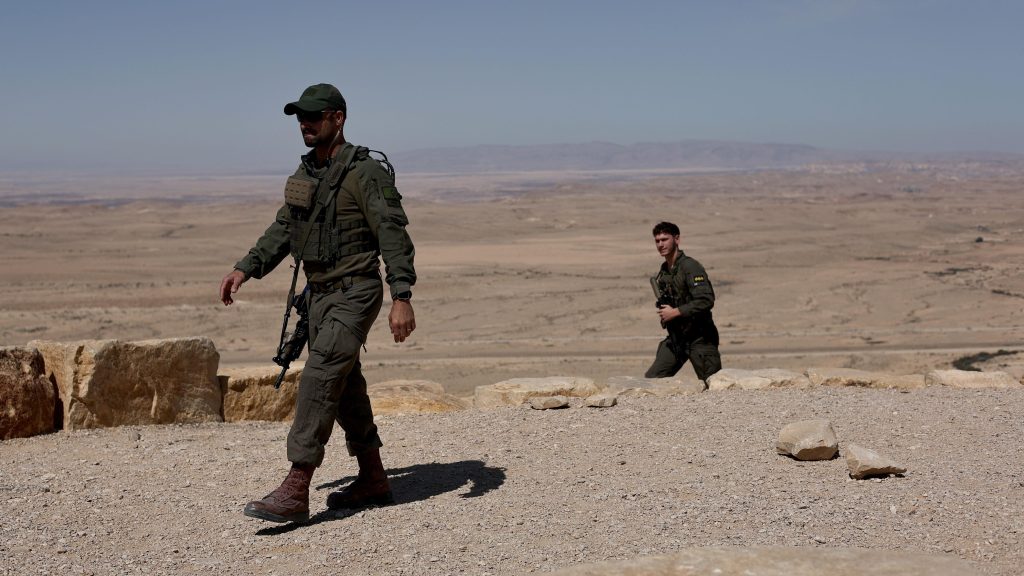 Israel reconoce "errores" en el ataque en el que murieron 15 paramédicos y lo atribuye al "estado mental" de las tropas