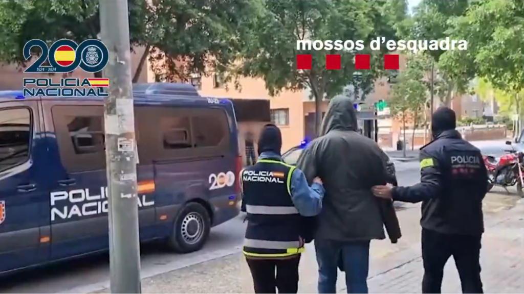 Detenidos tres yihadistas por enaltecimiento del terrorismo y amenazas en la provincia de Barcelona