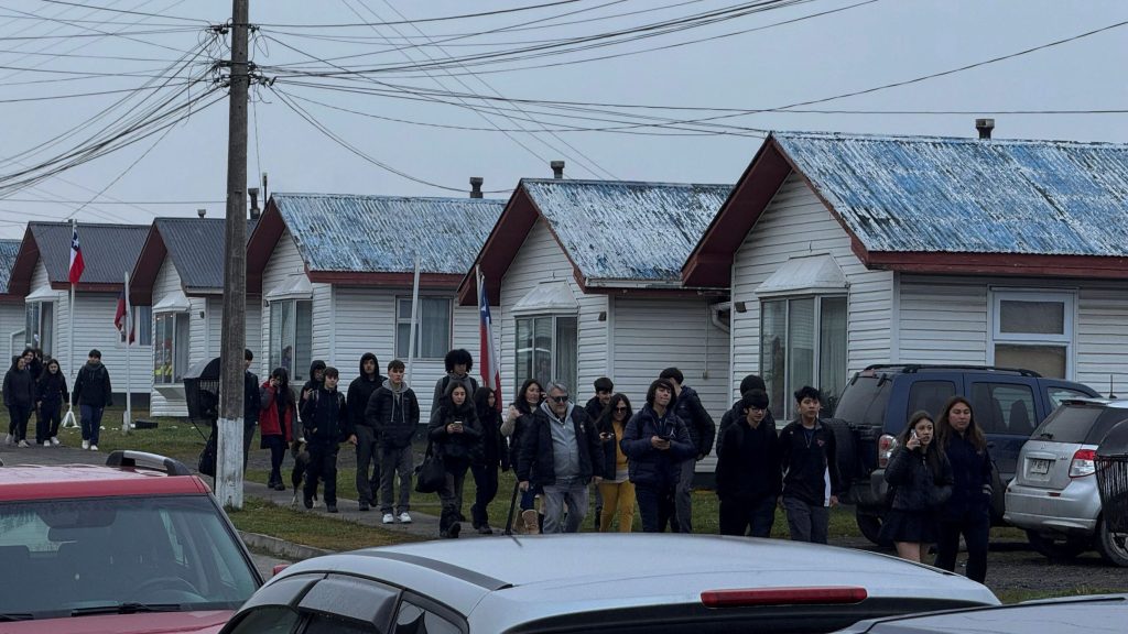 Un terremoto de 7,5 activa la alerta de tsunami en el sur de Chile y las autoridades piden evacuar la costa de Magallanes