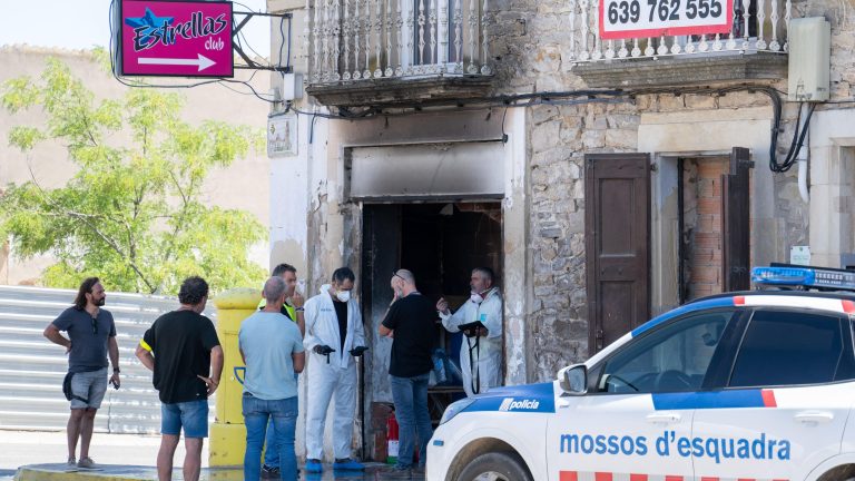 Mueren dos mujeres en un incendio en un club nocturno de Bellpuig, Lleida