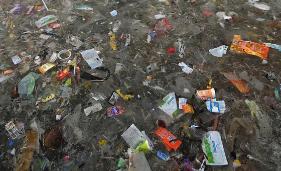 El comercio debe ser parte de las estrategias para acabar con la contaminación por plásticos