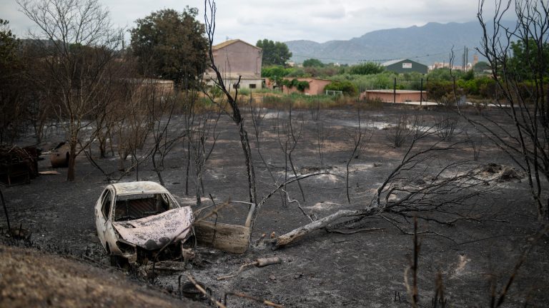 Muere un técnico forestal en el incendio de Paüls, controlado tras calcinar 3.300 hectáreas
