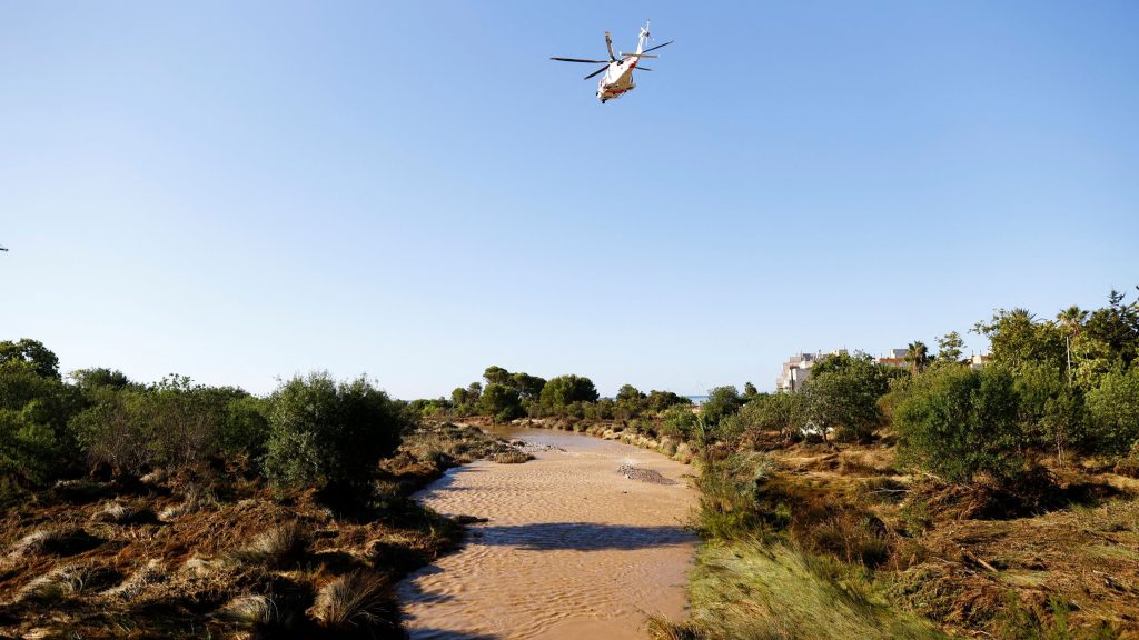 Buscan a dos desaparecidos en Cubelles mientras las zonas afectadas por la dana recuperan la normalidad