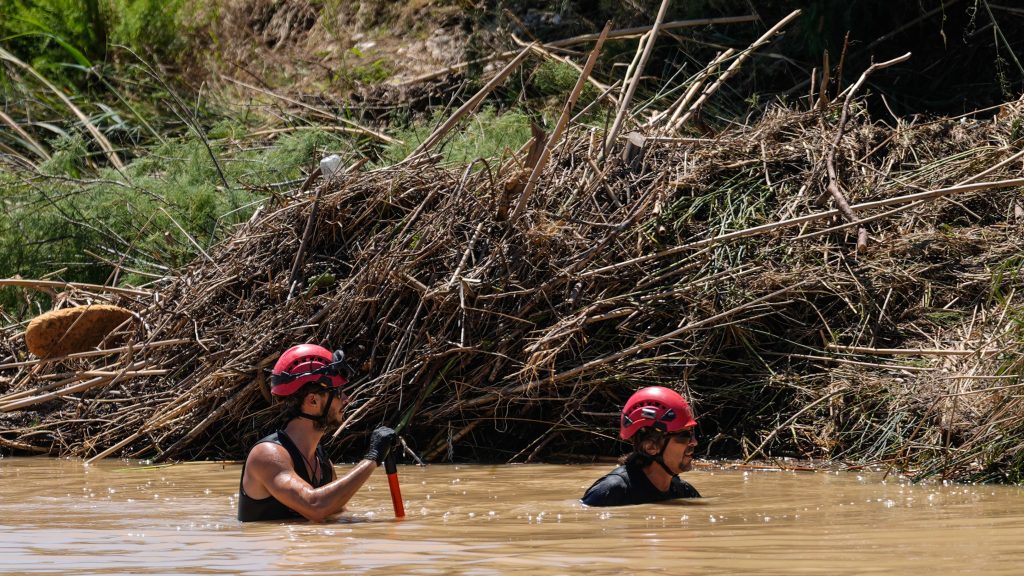 Suspenden la búsqueda de los dos desaparecidos en Cubelles y las zonas afectadas por la dana recuperan la normalidad