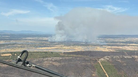 El incendio de Valdecaballeros, en Badajoz, evoluciona favorablemente tras quemar casi 2.500 hectáreas