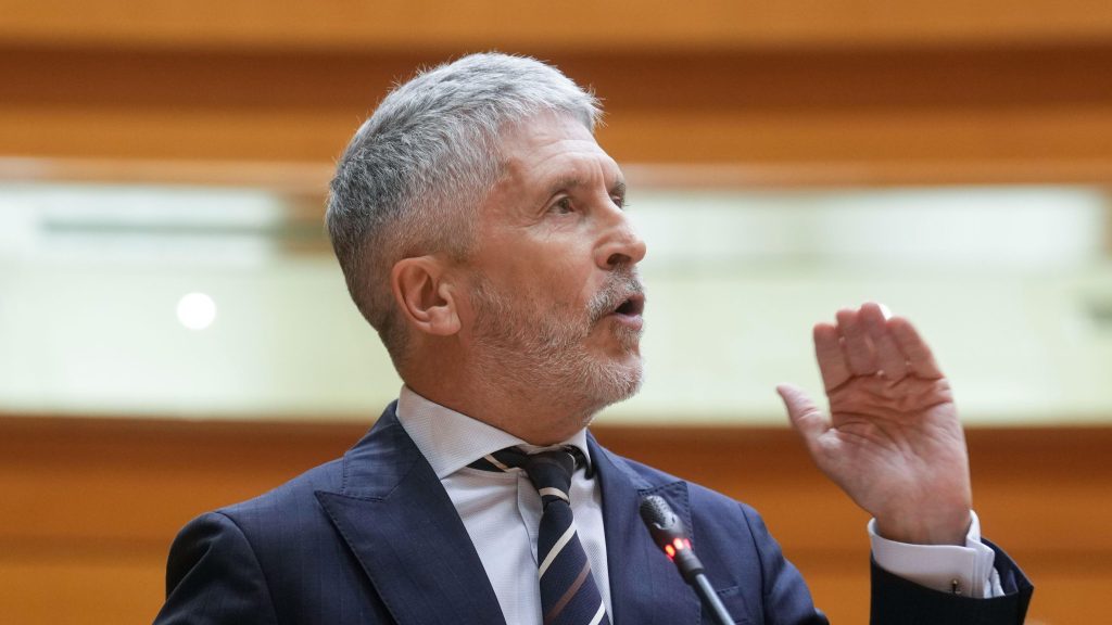 Marlaska acusa al PP de "uso partidista" de los incendios y el Senado: "Enmascara sus propios errores de gestión"