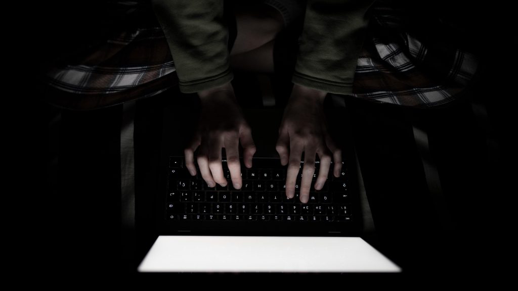 Cae una red de pedófilos que distribuía material de abuso sexual infantil por internet