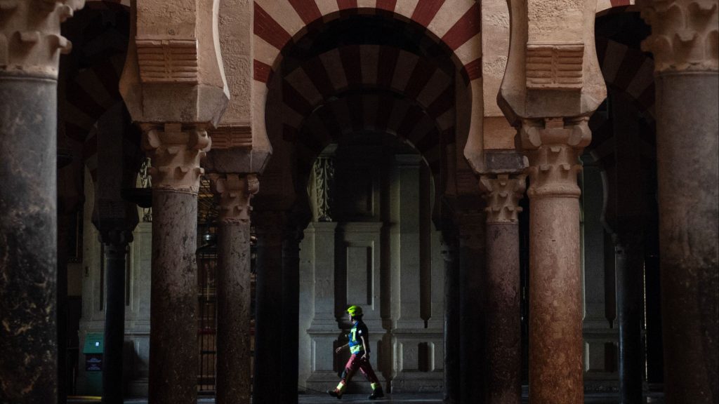 La rapidez de los bomberos y el protocolo de extinción evitaron "una catástrofe" en la Mezquita de Córdoba