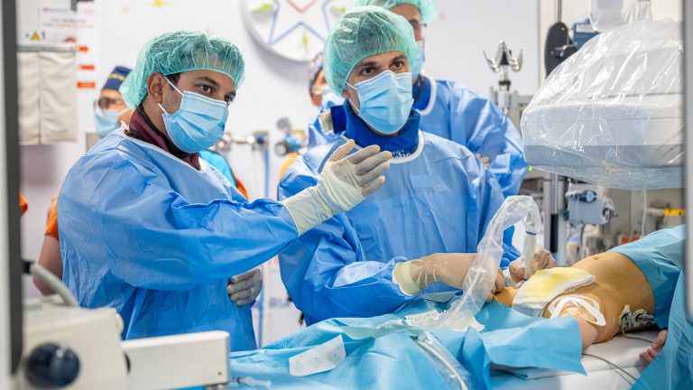 El Hospital Gregorio Marañón realiza el primer cateterismo linfático en España a una niña de seis años