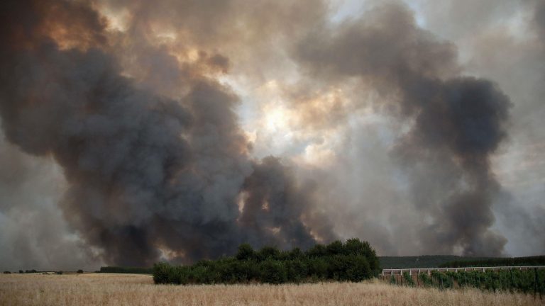 Muere un voluntario que trabajaba en la extinción de los incendios forestales en León