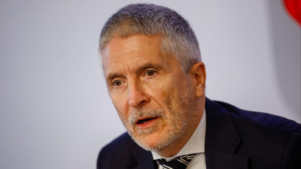 Marlaska anuncia la llegada a Galicia de dos aviones cisterna enviados por Francia para ayudar en los incendios