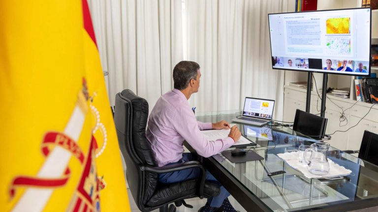 Sánchez acudirá este domingo a los incendios de Ourense y León mientras el PP insiste en pedir el despliegue del ejército