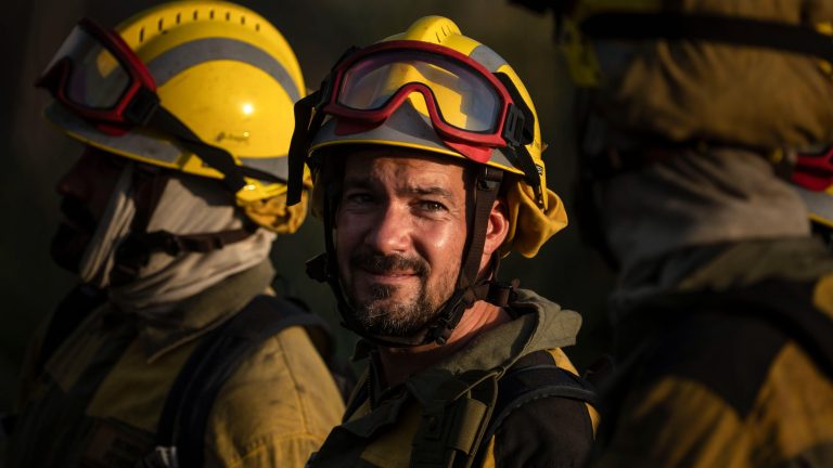 Los bomberos forestales pasan de "peones estacionales" a profesionales "los 365 días del año" con el nuevo convenio