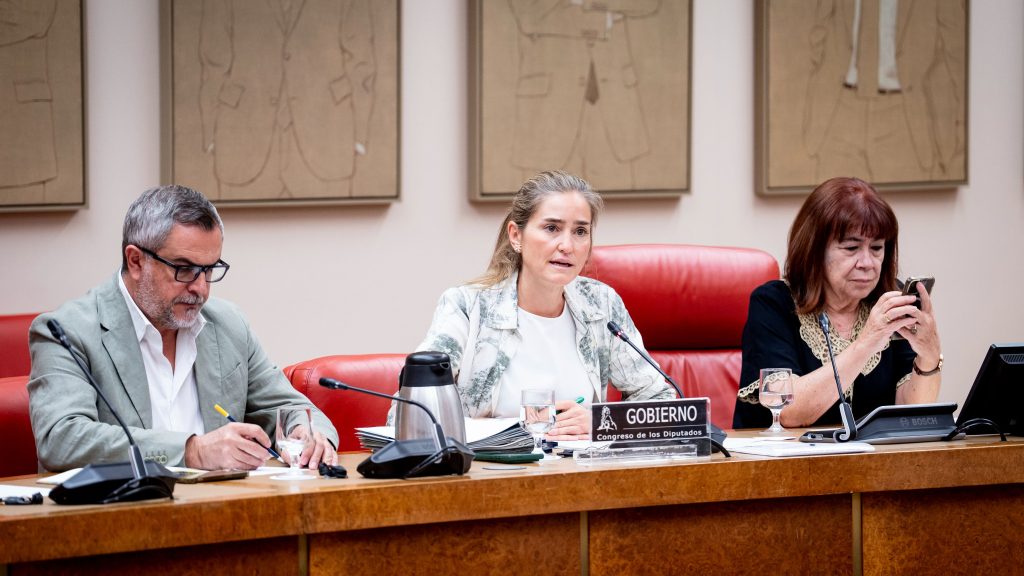 Aagesen advierte de que el riesgo de incendios sigue siendo "muy alto" pese al fin de los fuegos del verano