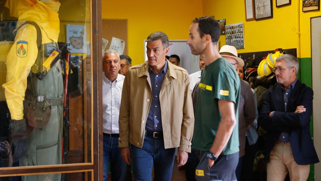 Sánchez llama a dejar "la lucha partidista" y a trabajar "codo con codo" en el pacto de emergencia climática