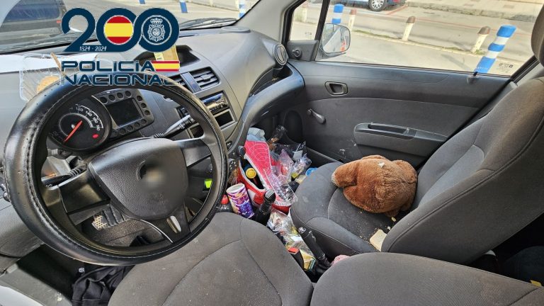 La Policía libera en Málaga a una mujer y sus dos hijos tras 13 días secuestrados en un coche por su expareja