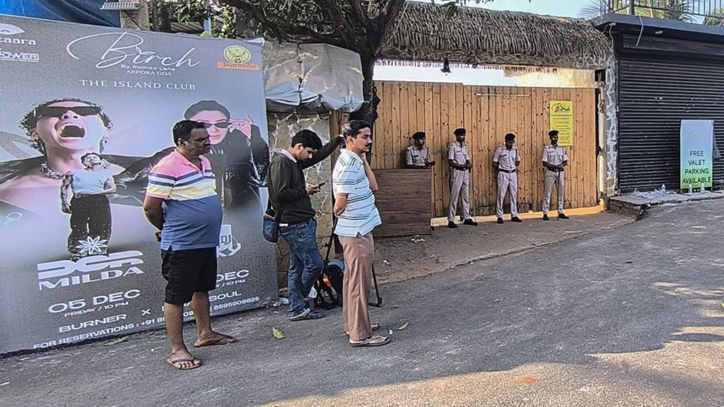 Al menos 25 muertos por un incendio en una sala de fiestas en Goa, India