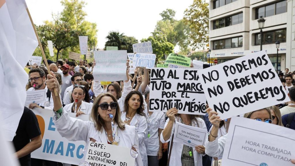 Suspendida la huelga de médicos tras alcanzar un preacuerdo con Sanidad