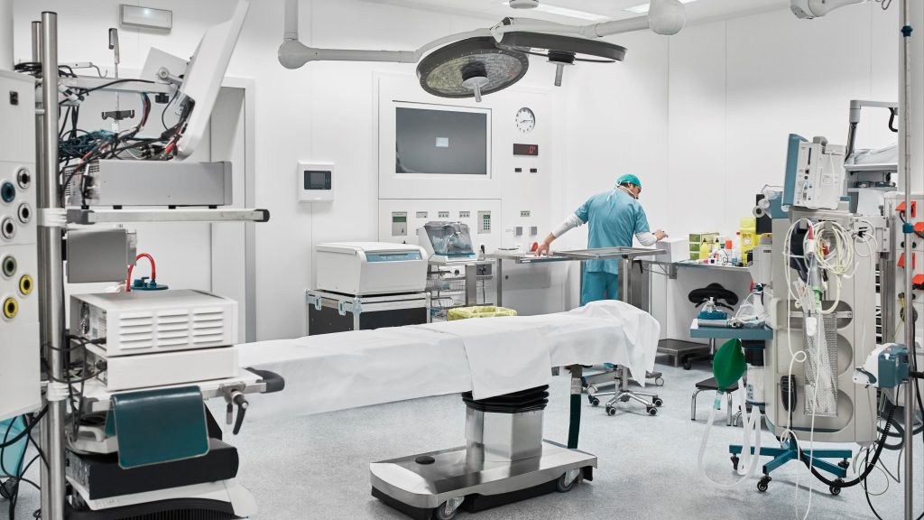 Una segunda paciente denuncia al cirujano acusado de violar a una mujer sedada en una clínica de Murcia