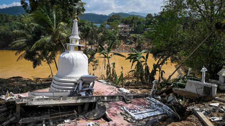 Las inundaciones en el Sudeste Asiático por el tifón Ditwah dejan 1.400 muertos y casi un millar de desaparecidos