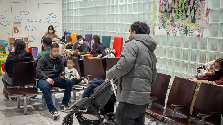 La gripe da una tregua por Navidad: la epidemia va a la baja aunque aún sigue en niveles altos