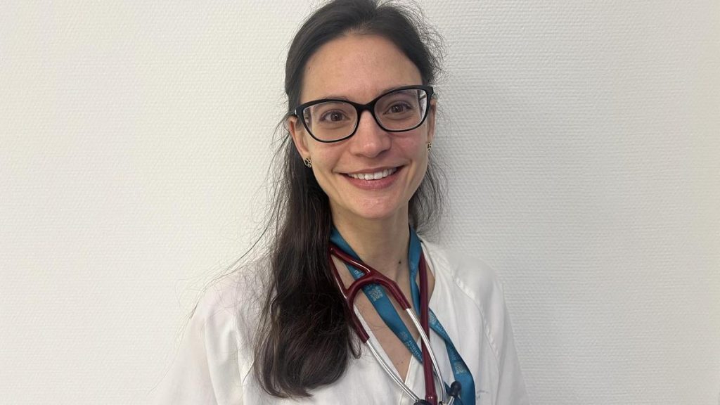 Beatriz Lobo, médico de la UCI en Navidad: "Aquí las emociones están a flor de piel y, a veces, suceden cosas extraordinarias"