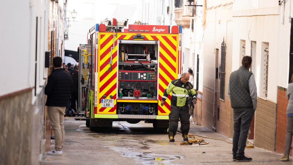 Mueren dos menores de 15 y 16 años en el incendio de una vivienda en Alhaurín el Grande, Málaga