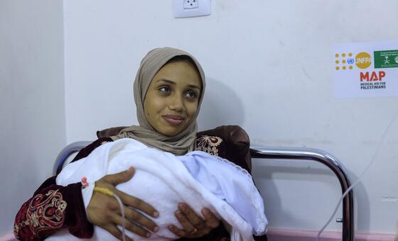 Las comadronas ofrecen un rayo de esperanza en medio del horror y el duro invierno de Gaza