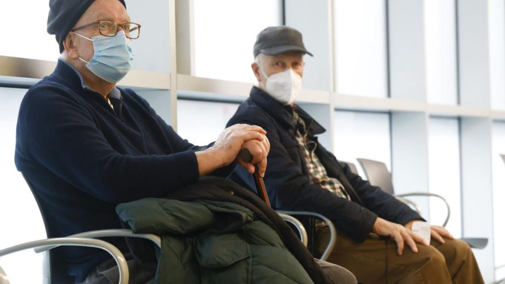 Catalunya retira la obligatoriedad de usar mascarilla en centros sanitarios