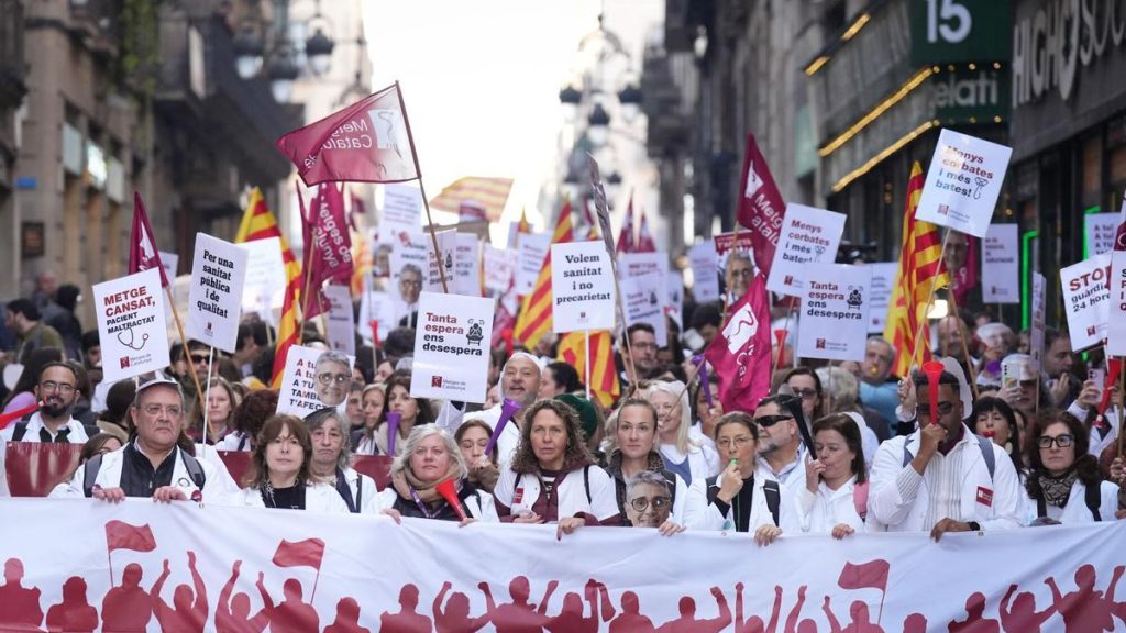 Los médicos libran un nuevo pulso a Sanidad en una jornada de huelga con seguimiento discreto y baile de cifras