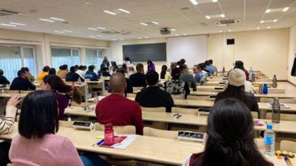 Caos y nervios en el examen MIR: "Te preparas desde bachillerato y cuando llega el momento aún te lo ponen más difícil"