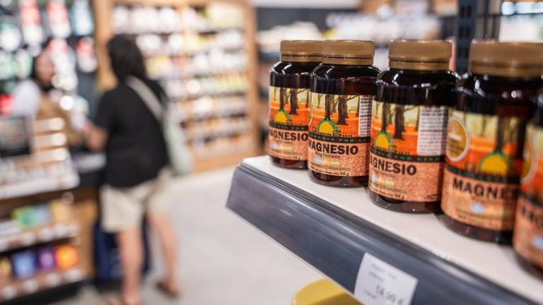 Seis de cada diez suplementos vendidos 'on line' incumplen la normativa: la mayoría son para adelgazar o ganar músculo