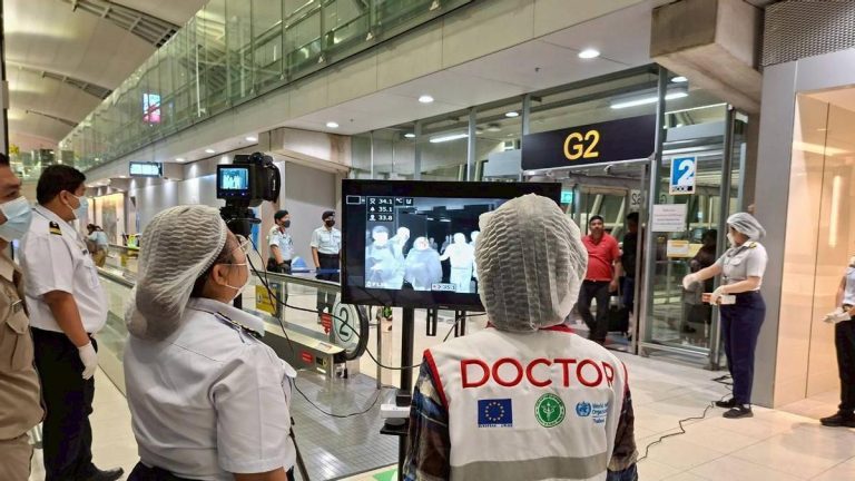 ¿Puede convertirse en una pandemia? Cinco claves del virus Nipah, que inspiró la película 'Contagion' y tiene una letalidad del 70%