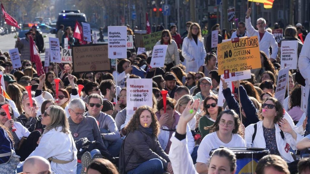 Metges de Catalunya convoca una huelga de facultativos el 16 y 20 de febrero para presionar a la Conselleria de Salut