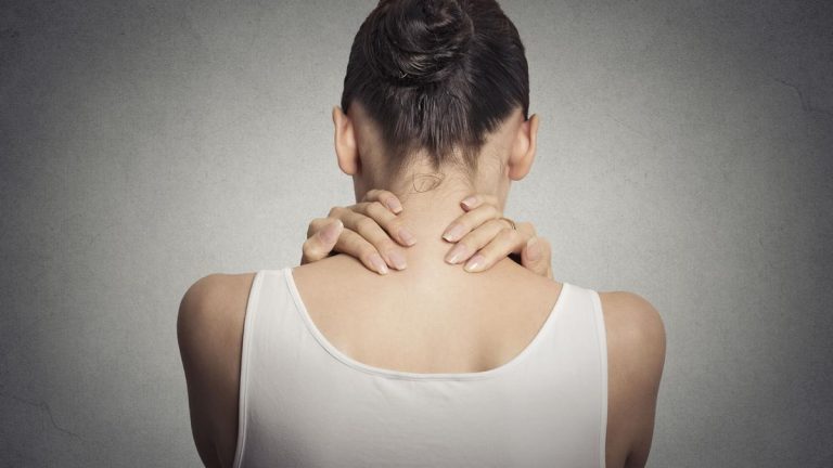 Los afectados por fibromialgia juvenil son más sensibles a estímulos como sonidos y luces brillantes