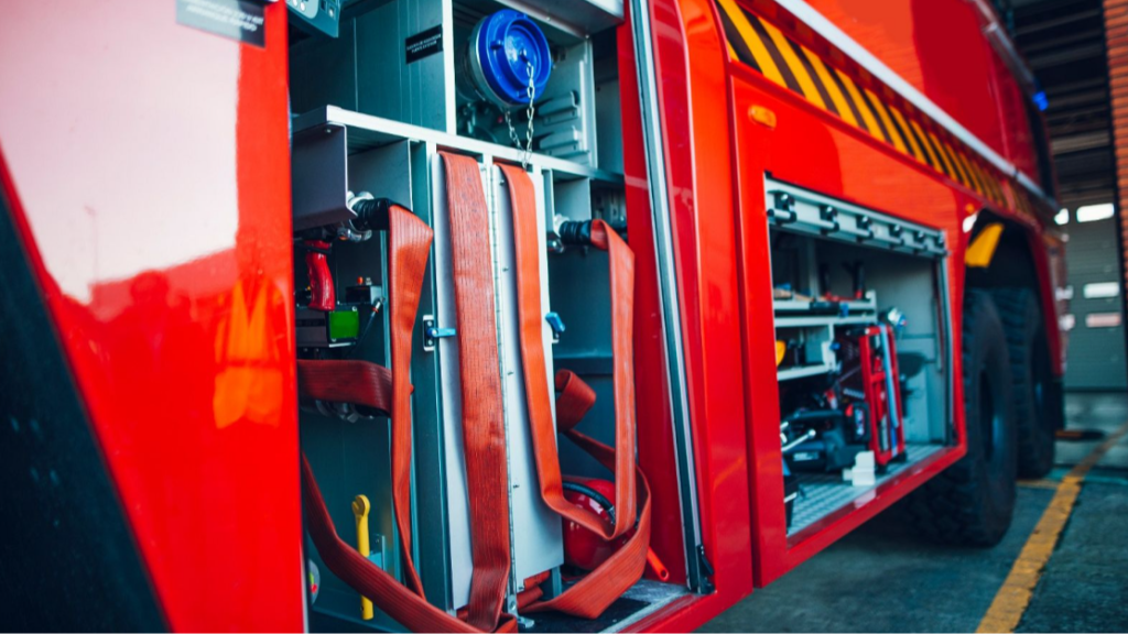 Dos muertos y un herido muy grave tras el incendio de una vivienda en Jávea, Alicante