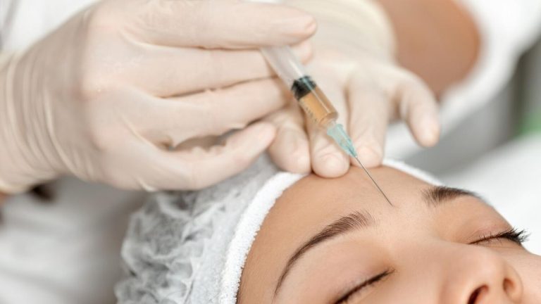 Infecciones, necrosis, deformidades… un 20% de las primeras consultas a los médicos estéticos son por efectos adversos de tratamientos realizados por personal sin formación