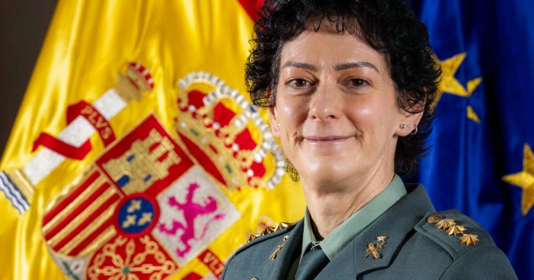 María Dolores Gimeno es la primera mujer que alcanza el empleo de coronel en la Guardia Civil