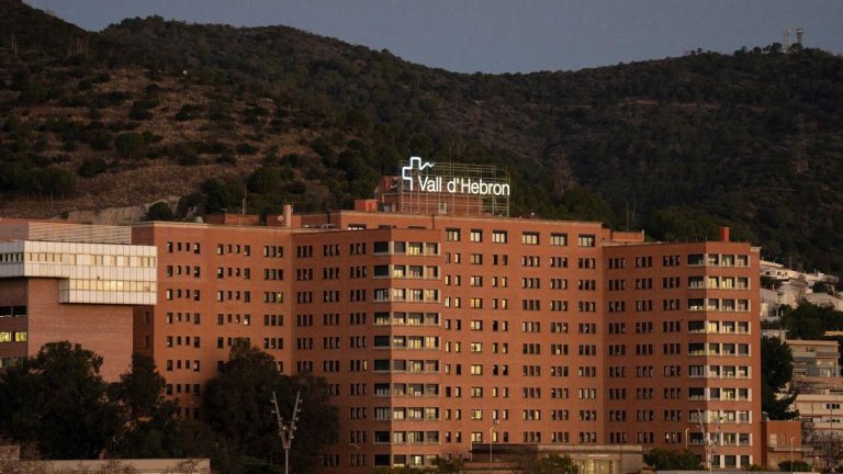 Vall d'Hebron ensaya una terapia contra un cáncer infantil muy agresivo que reduce el tumor un 30% y prolonga la supervivencia