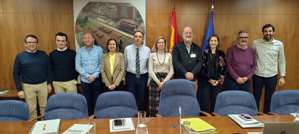 Reunión institucional entre la URE y la Secretaría de Estado de Telecomunicaciones